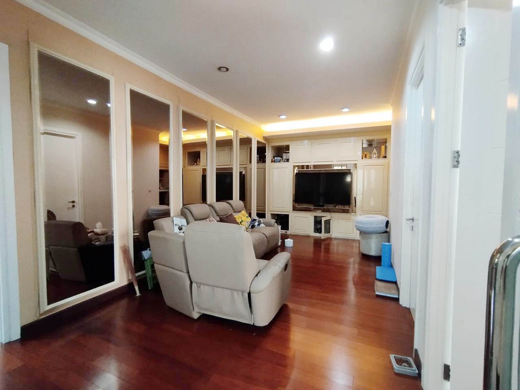 Rumah Grand Orchard Ebony, Kelapa Gading