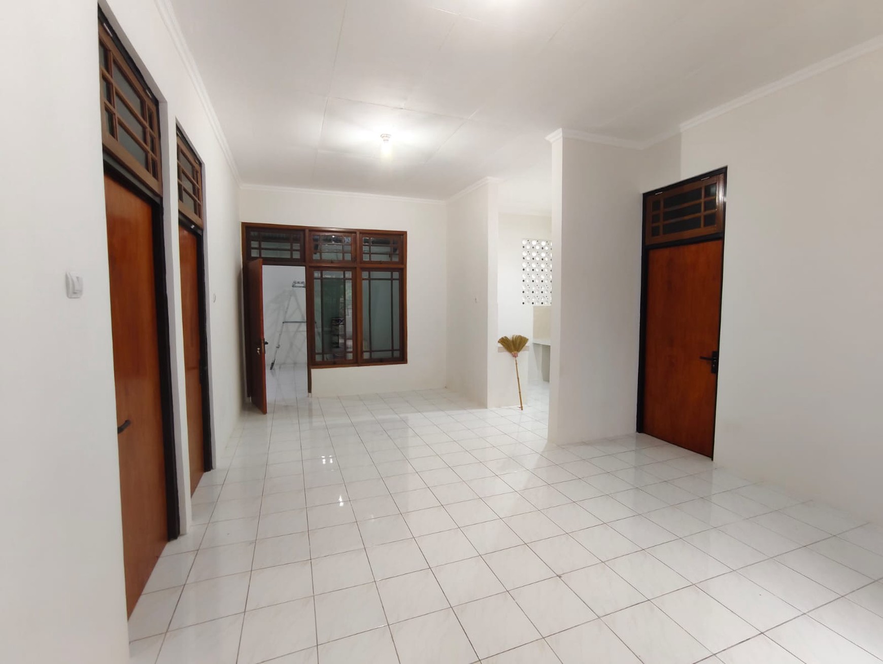 Rumah Dalam Perum Di Jalan Godean Km 4, Ngestiharjo, Kasihan, Bantul