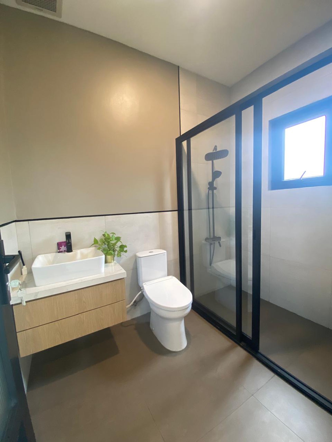 Rumah Bagus, Brand New, Cantik Siap huni di BSD