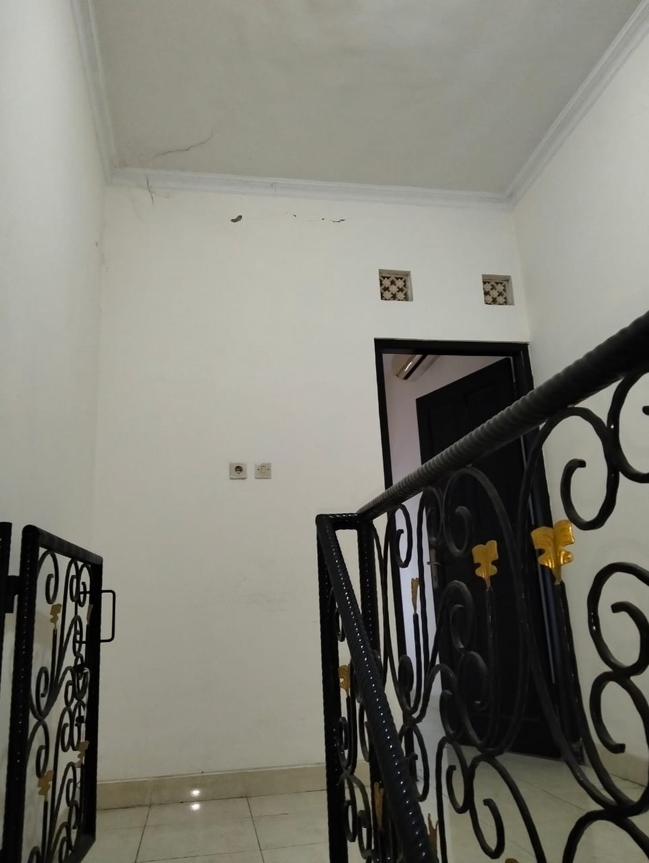 Rumah Tinggal Strategis Dekat Jalan Laksda Adisucipto Caturtunggal Depok Sleman