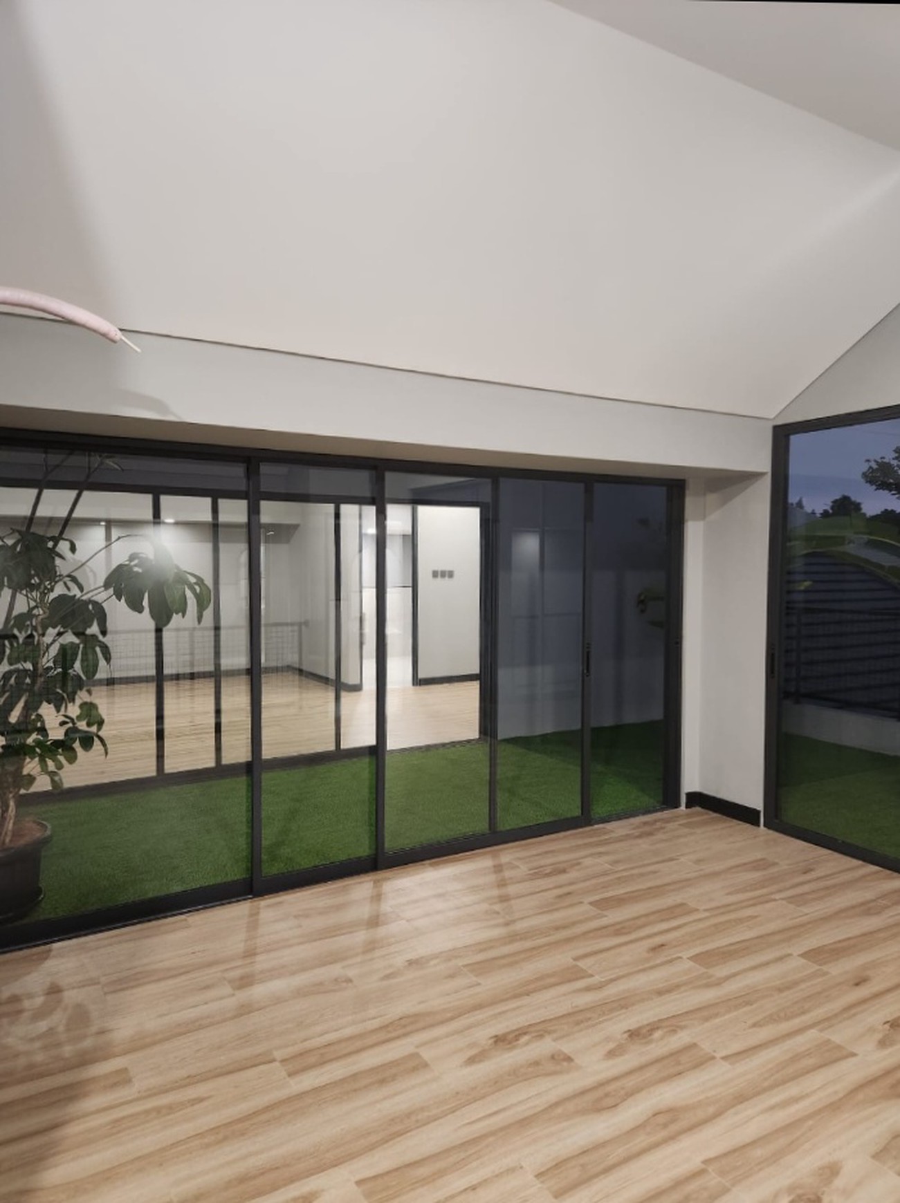 Rumah Cantik, Nyaman dan Asri, Siap huni di BSD