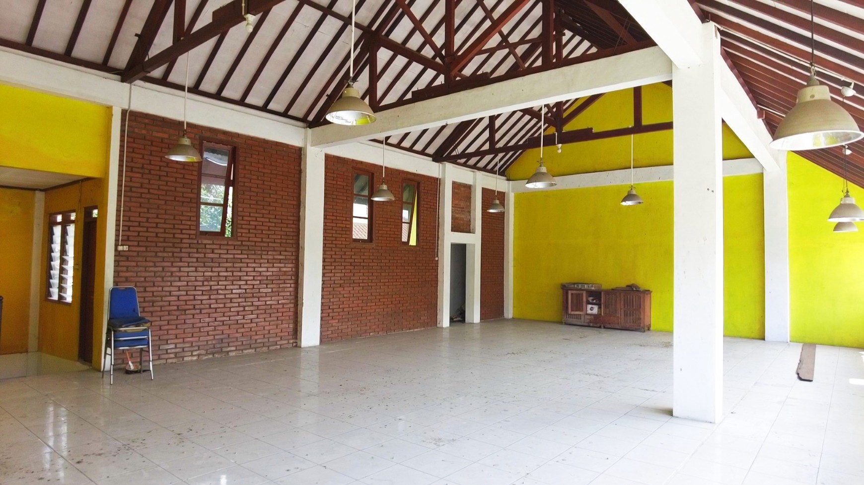 Ruang Usaha Strategis Dekat Jalan Laksda Adisucipto Caturtunggal, Depok, Sleman.