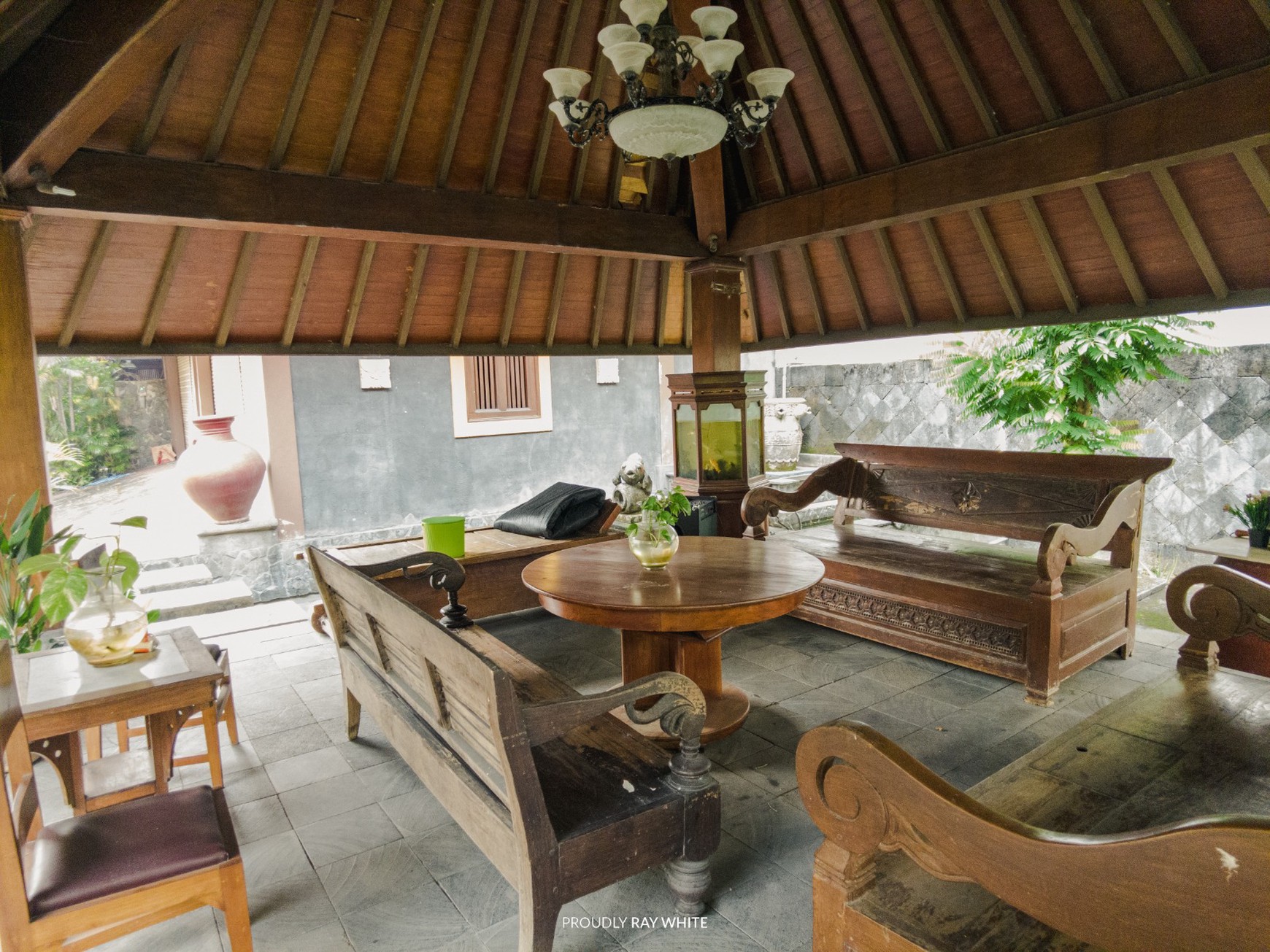 Rumah Mewah 1050 Meter Persegi Diarea Babarsari Caturtunggal, Depok, Sleman.