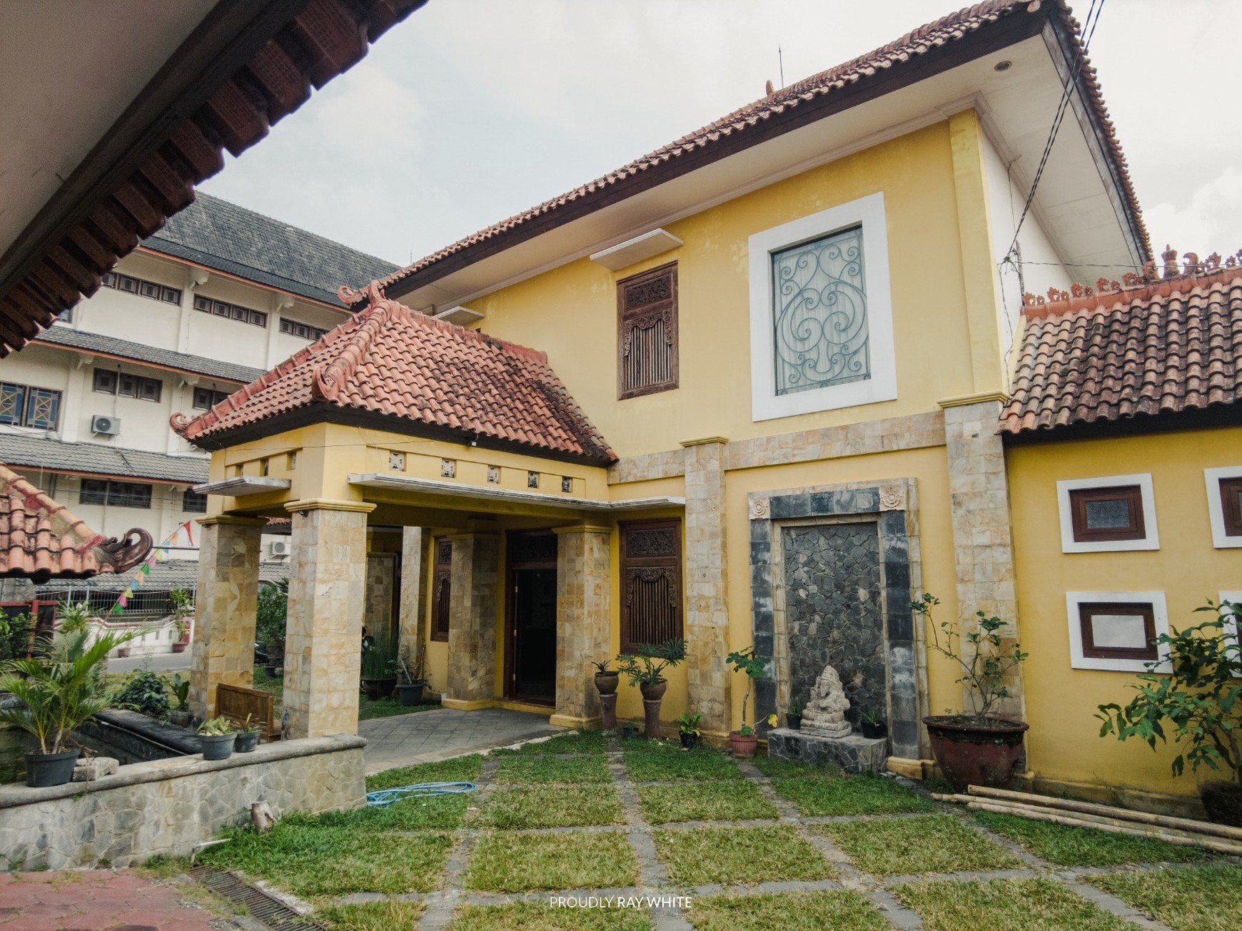 Rumah Mewah 1050 Meter Persegi Diarea Babarsari Caturtunggal, Depok, Sleman.