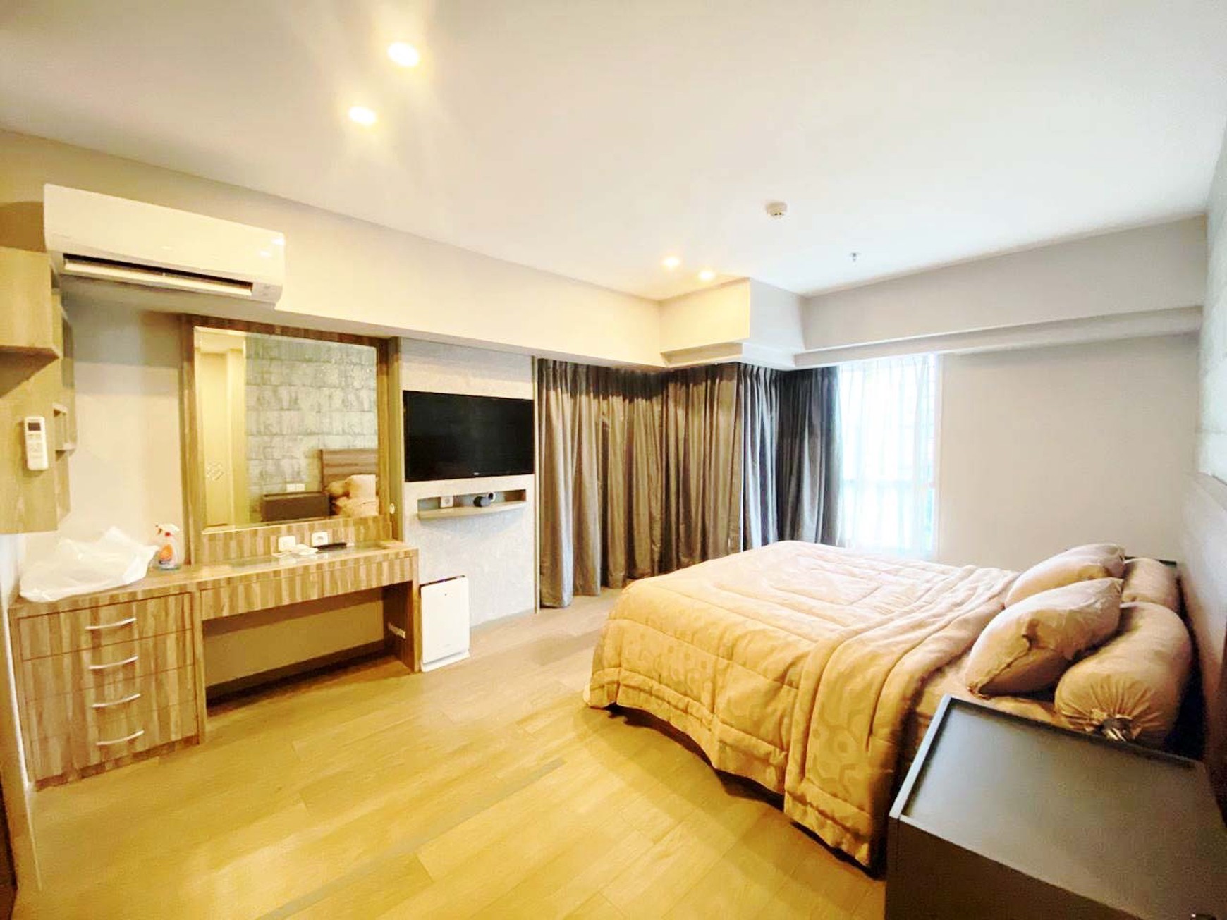 Dijual Apartemen Mewah Somerset Permata Berlian , Jakarta Selatan, 3BR, Fully Furnished