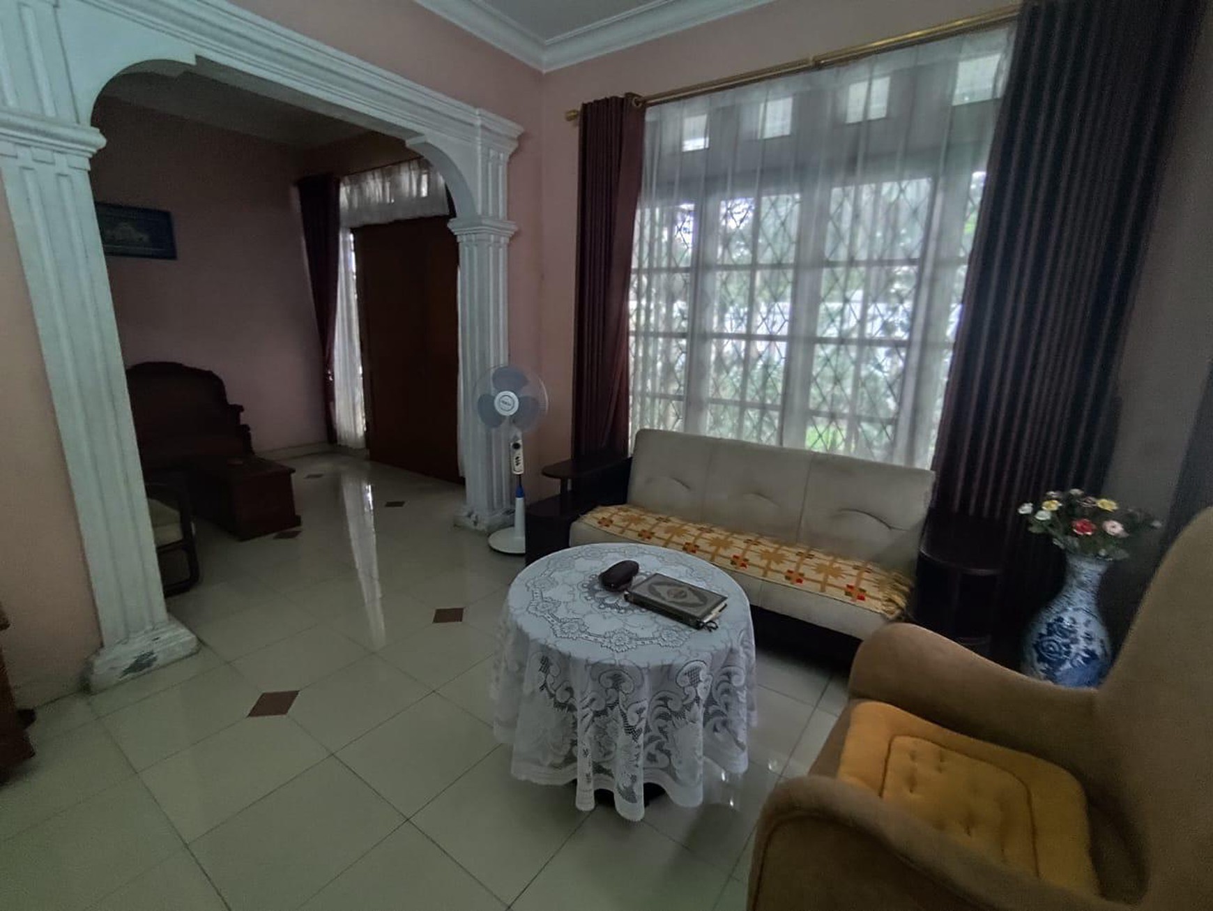 Rumah Bagus, 2 Lantai, Asri dan Nyaman di Jakarta Selatan