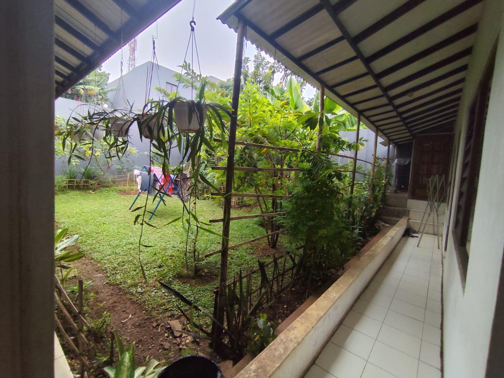 Rumah Bagus, 2 Lantai, Asri dan Nyaman di Jakarta Selatan