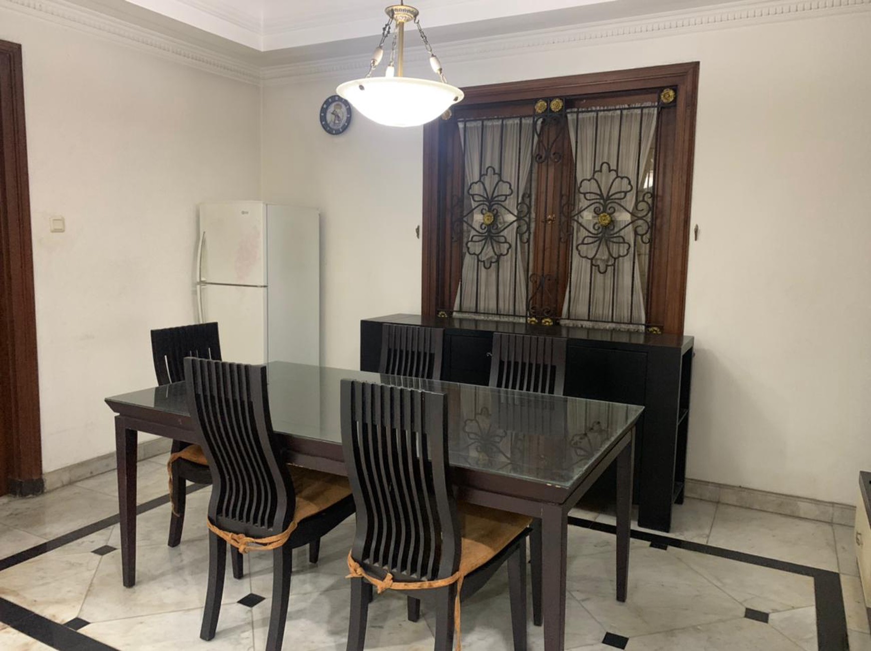Rumah di jalan Anyer, Menteng, Jakarta pusat