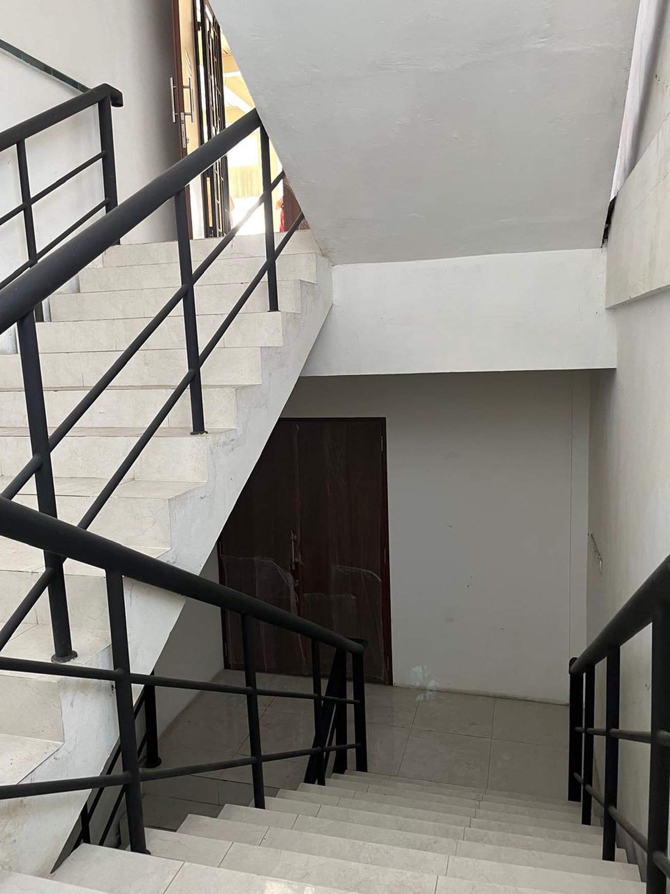 Disewakan Ruko Gandeng 7 di JL. Perintis kemerdekaan, Babakan - Cikokol Tangerang (Depan Taman Gajah Tunggal)