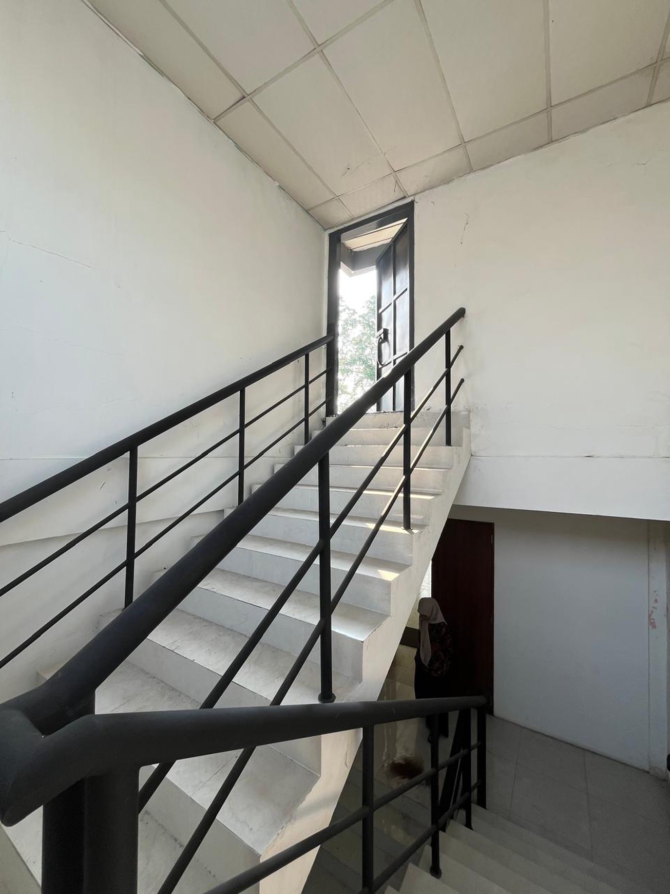 Disewakan Ruko Gandeng 7 di JL. Perintis kemerdekaan, Babakan - Cikokol Tangerang (Depan Taman Gajah Tunggal)