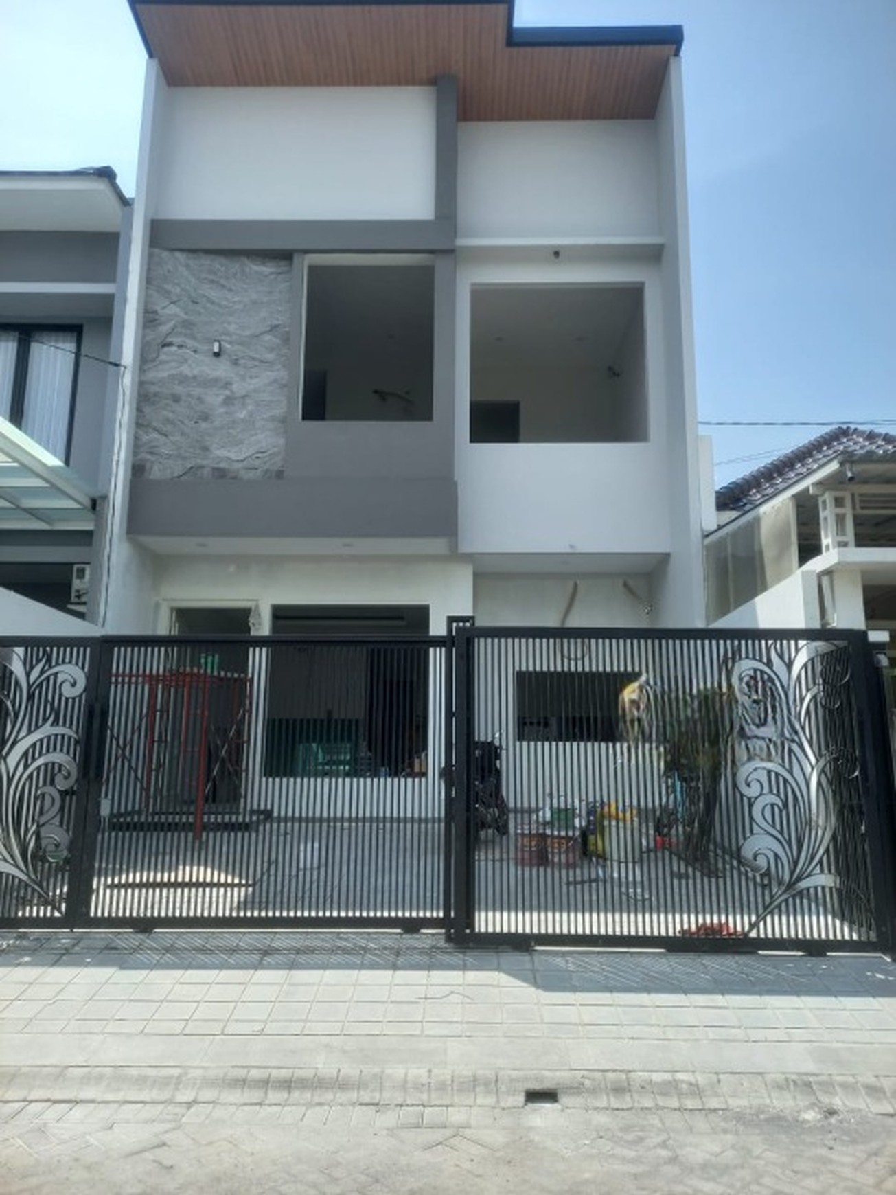 DIJUAL RUMAH MINIMALIS MASIH GRESS DI GALAXY BUMI PERMAI ARAYA 2