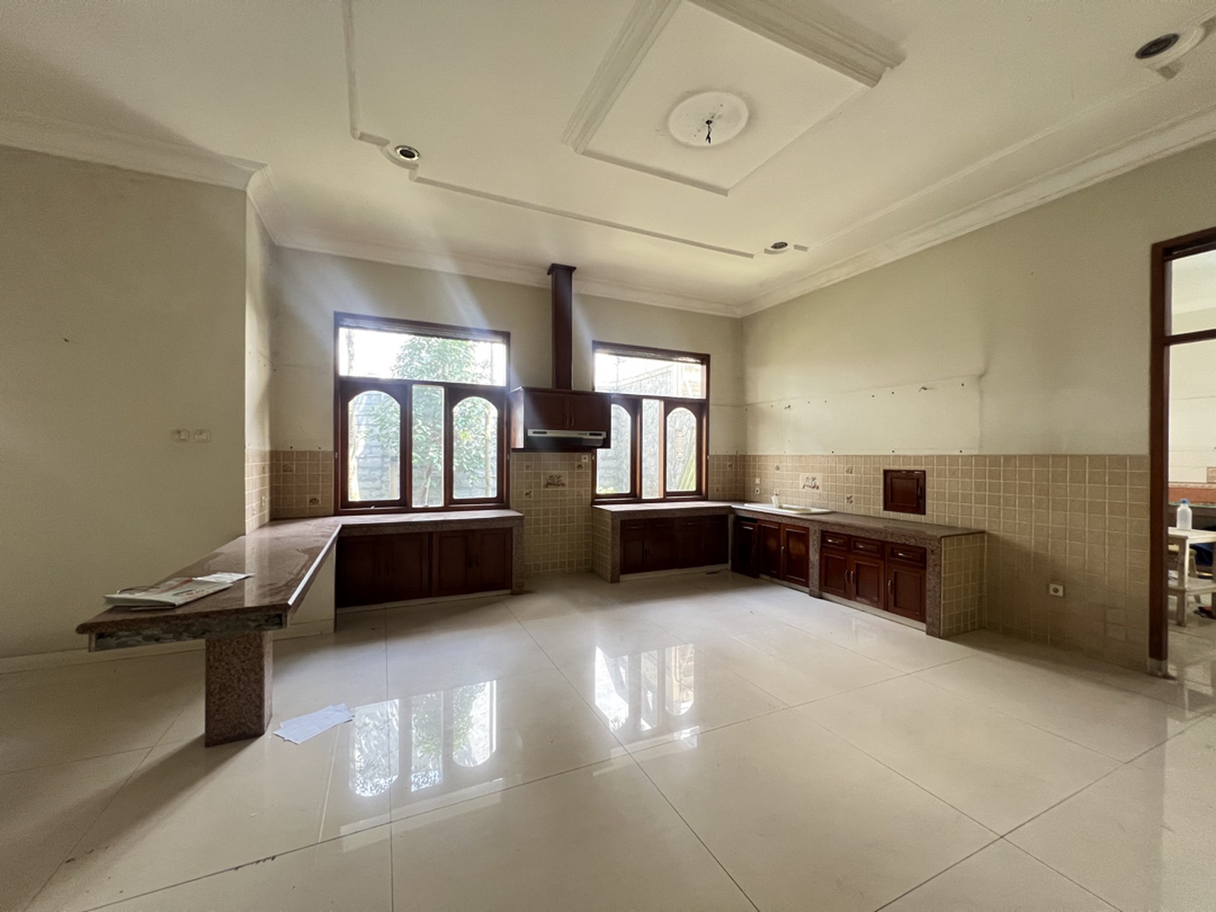 Rumah Mewah Murah Siap Pakai Mainroad Supratman Kota Bandung