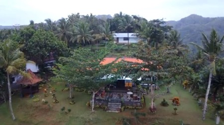 VILA DENGAN VIEW PANTAI