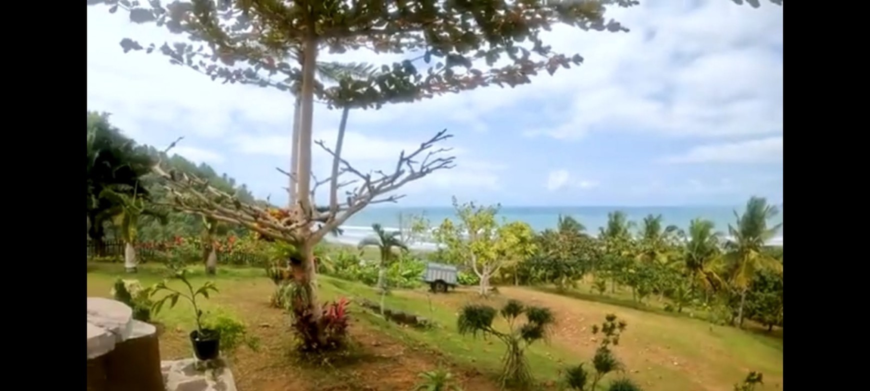 VILA DENGAN VIEW PANTAI