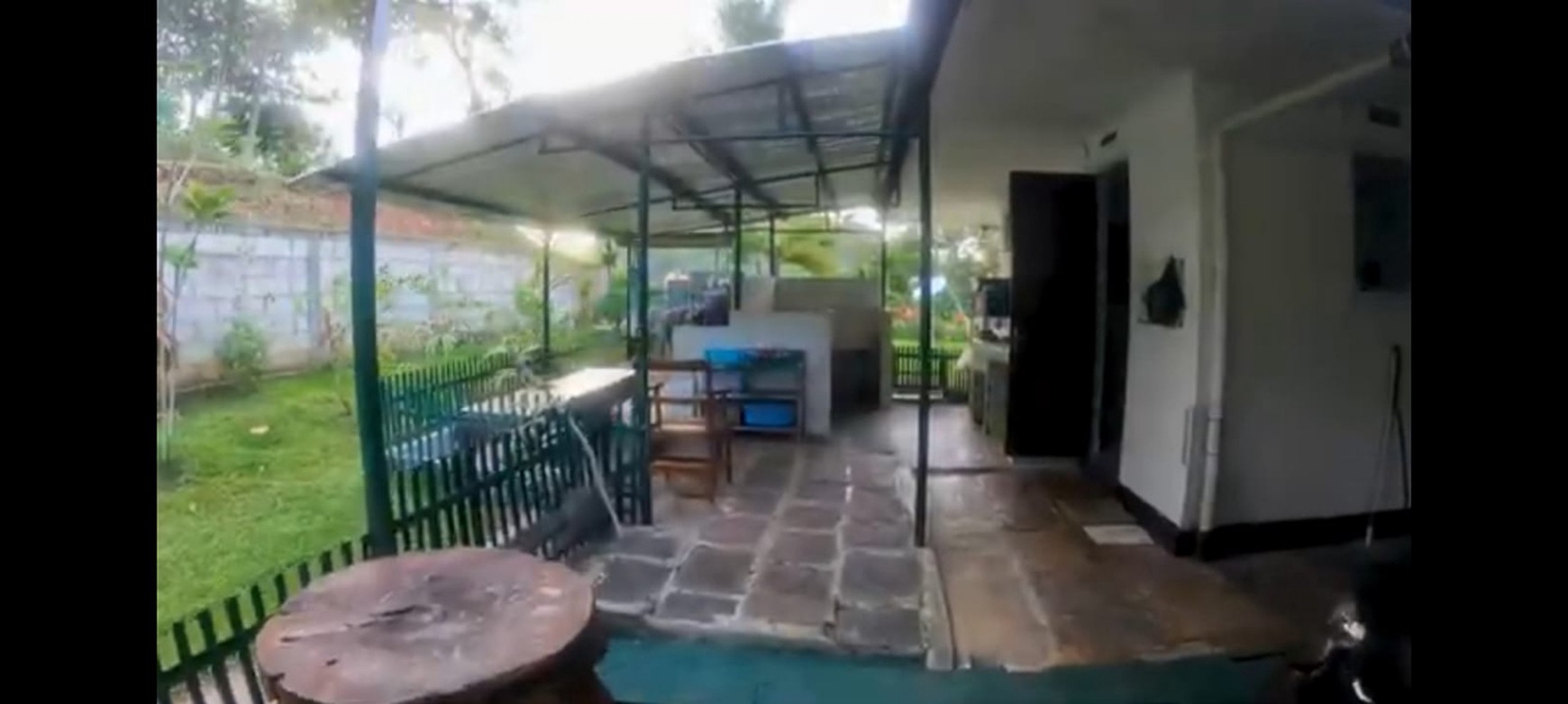 VILA DENGAN VIEW PANTAI