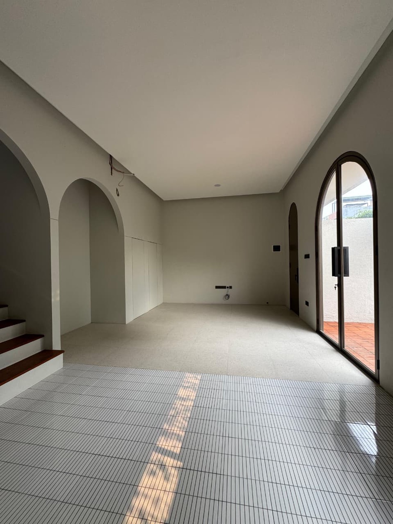 Rumah Bersih Cantik 3 Lantai di BSD HOOK dekat dengan Tol Serpong-Bintaro KT 3+1 KM 2+1