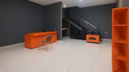 Ruko 3,5 Lantai di Jalan Raya Kiara Condong