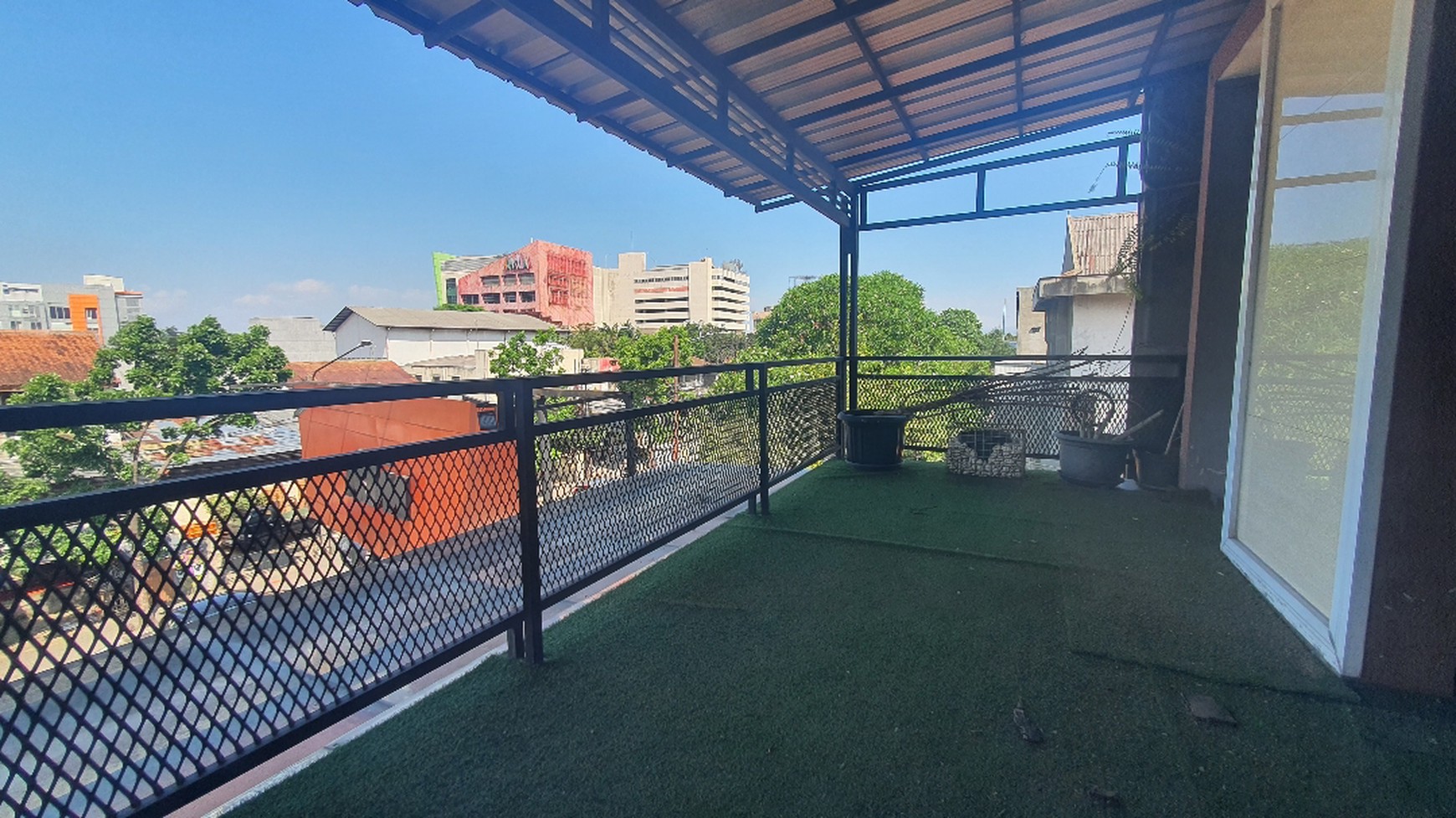Ruko 3,5 Lantai di Jalan Raya Kiara Condong