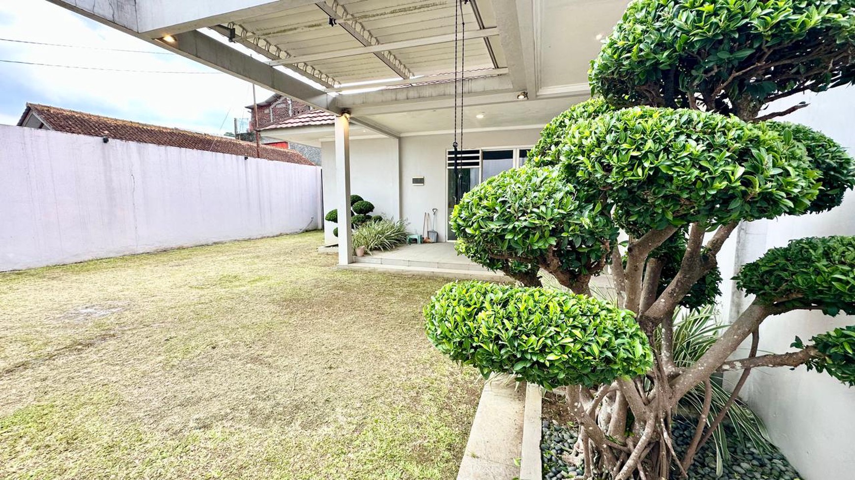 Rumah Bergaya Minimalis Modern Lokasi Tengah Kota Temanggung, Jawa Tengah