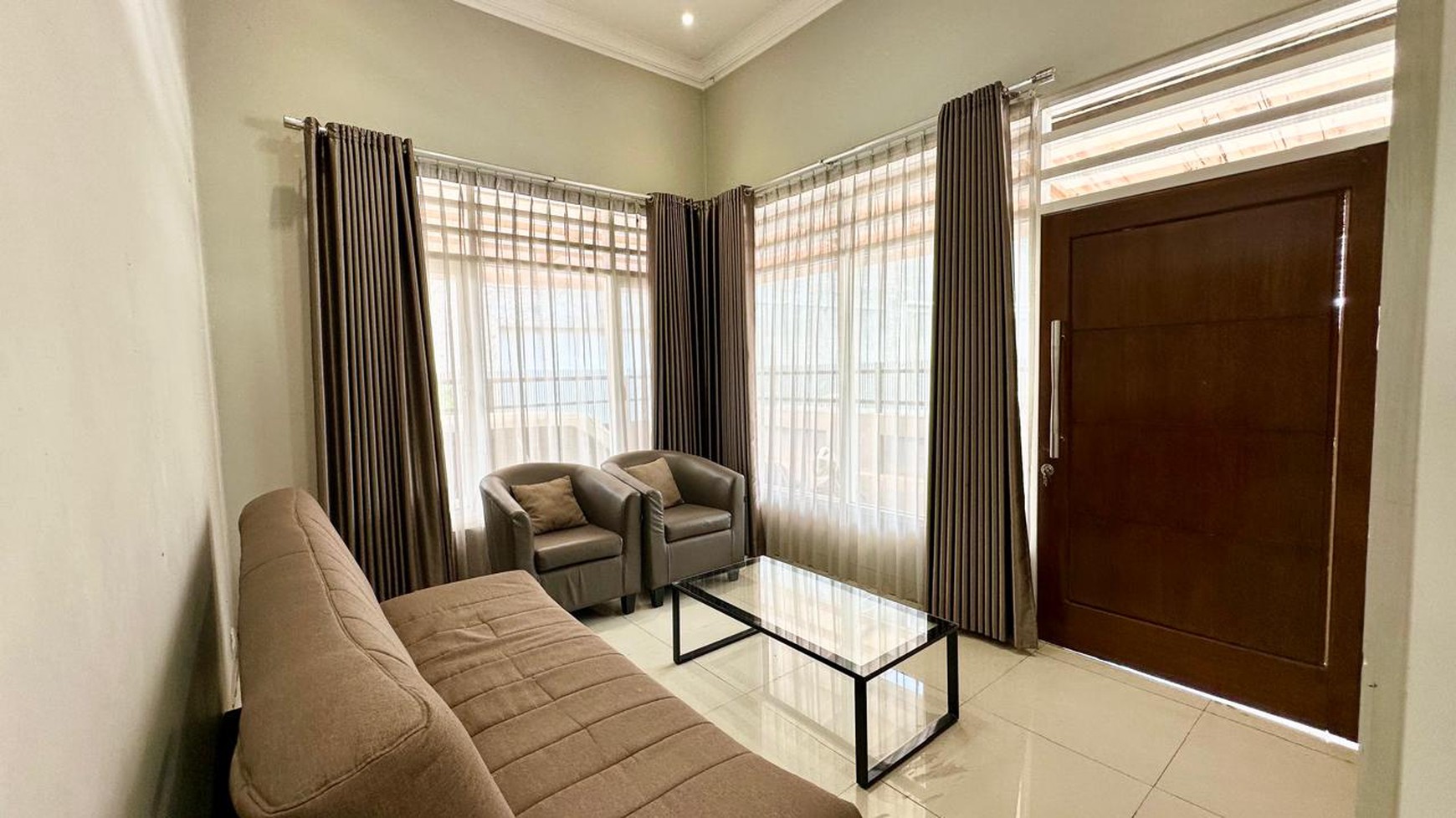 Rumah Bergaya Minimalis Modern Lokasi Tengah Kota Temanggung, Jawa Tengah