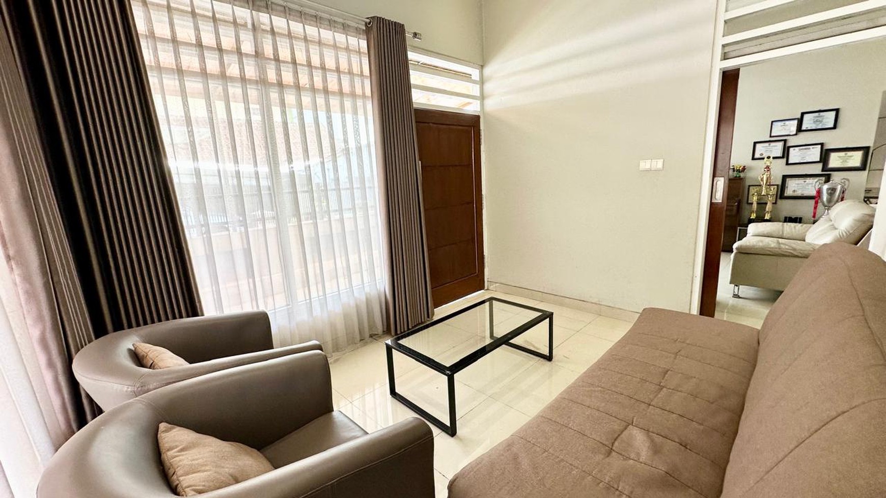 Rumah Bergaya Minimalis Modern Lokasi Tengah Kota Temanggung, Jawa Tengah