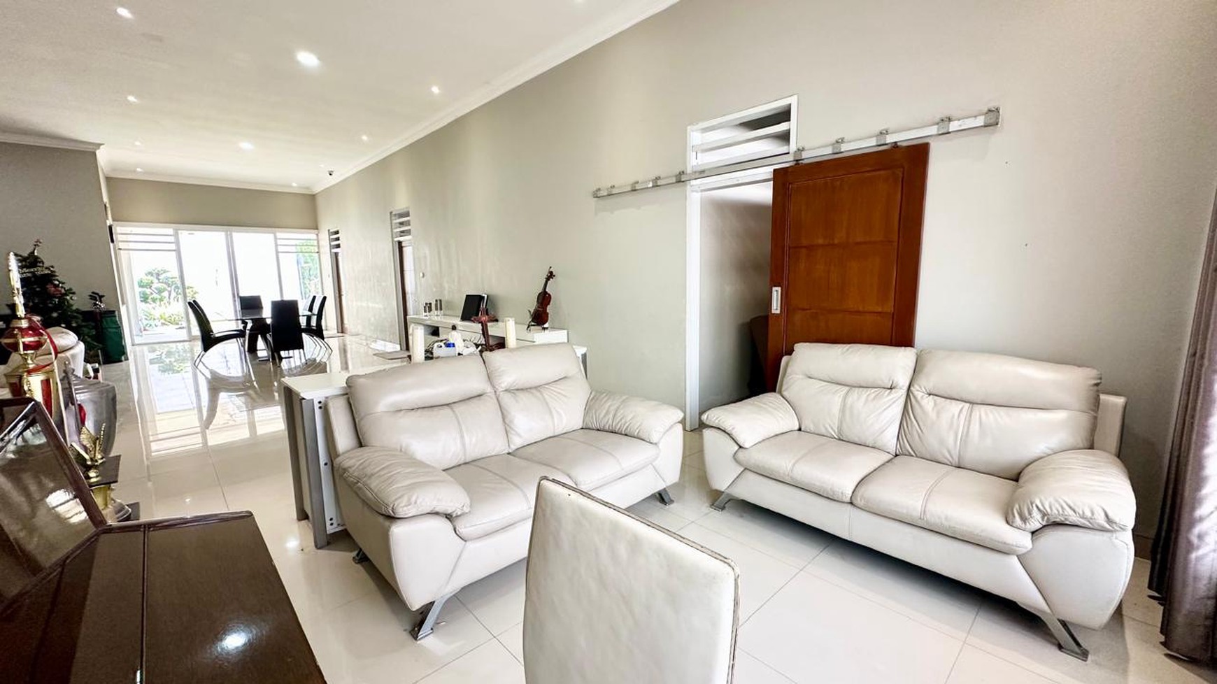 Rumah Bergaya Minimalis Modern Lokasi Tengah Kota Temanggung, Jawa Tengah