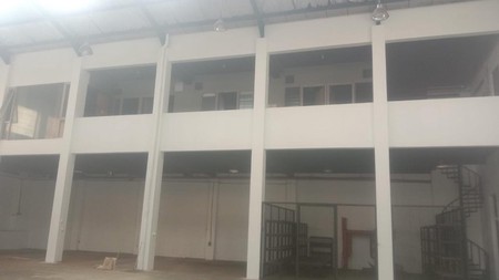 For rent  Lahan dan bangunan dekat pintu tol pondok pinang
