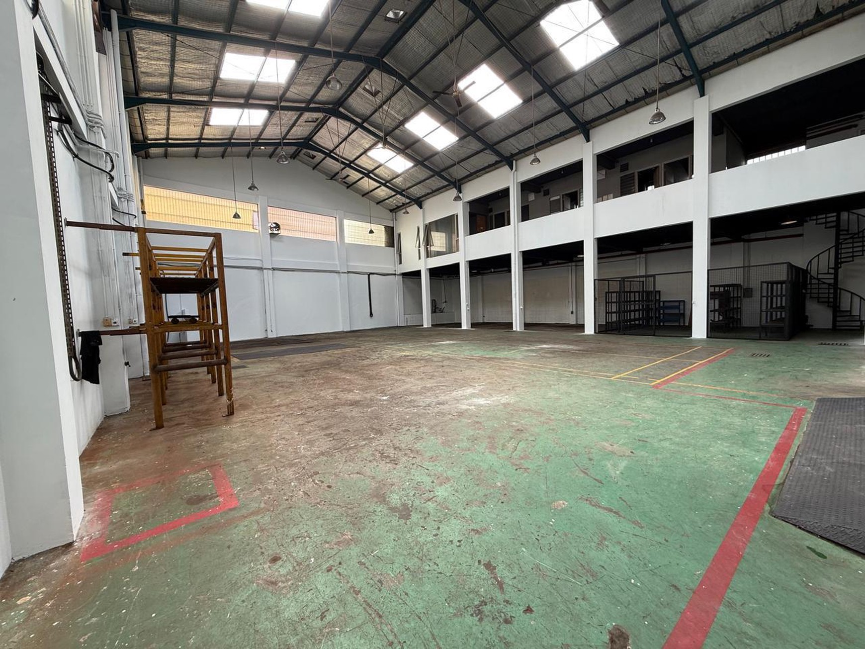 For rent Lahan dan bangunan dekat pintu tol pondok pinang