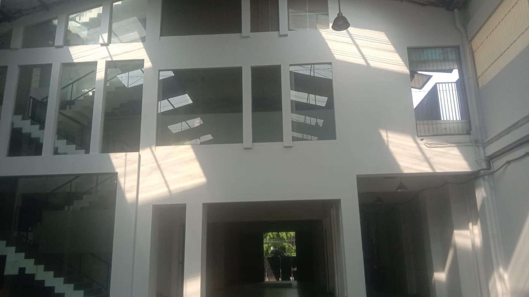 For rent Lahan dan bangunan dekat pintu tol pondok pinang