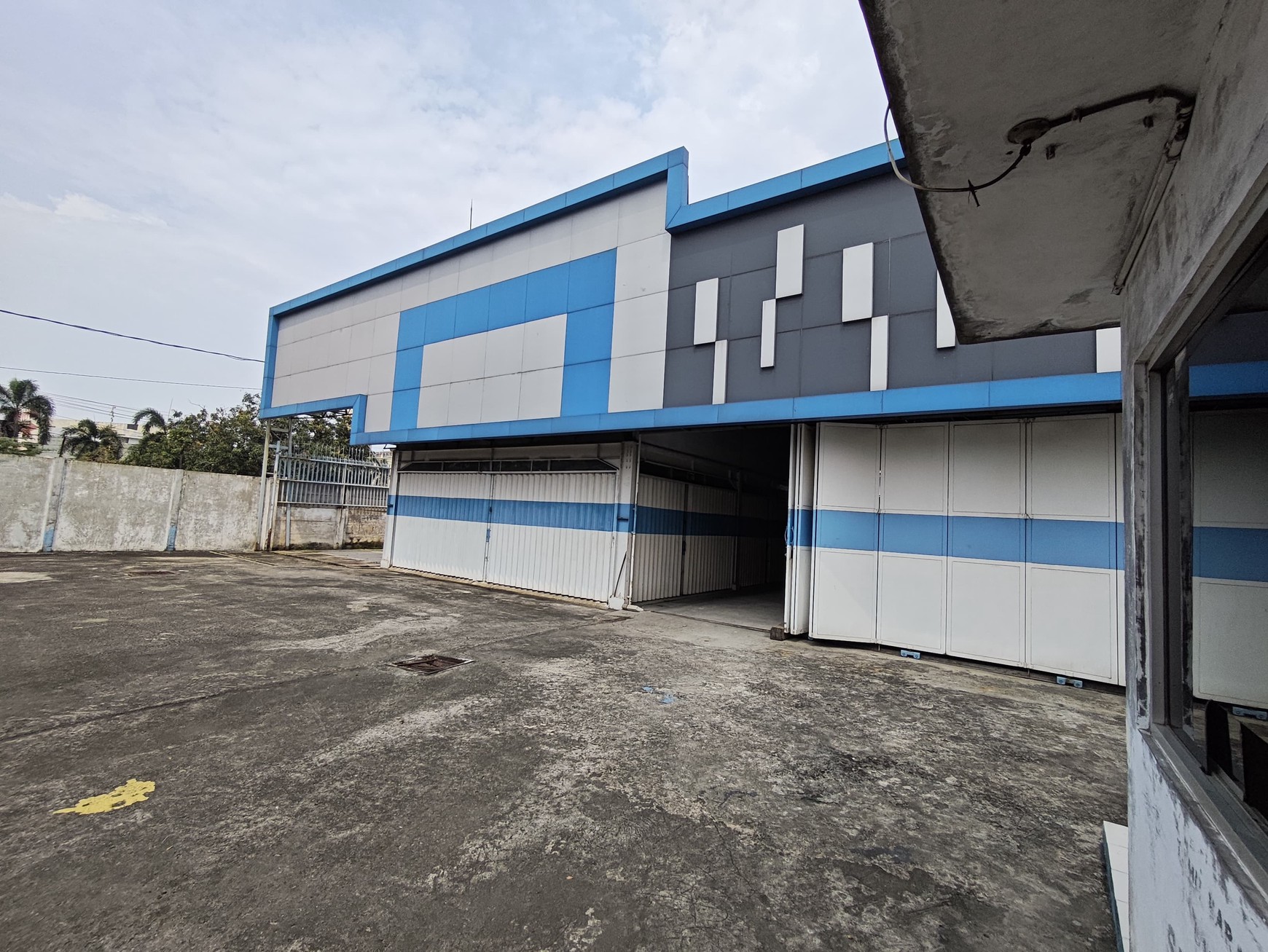 Gudang Siap Pakai Di Jl KH Hasyim Ashari Cipondoh Kota Tangerang