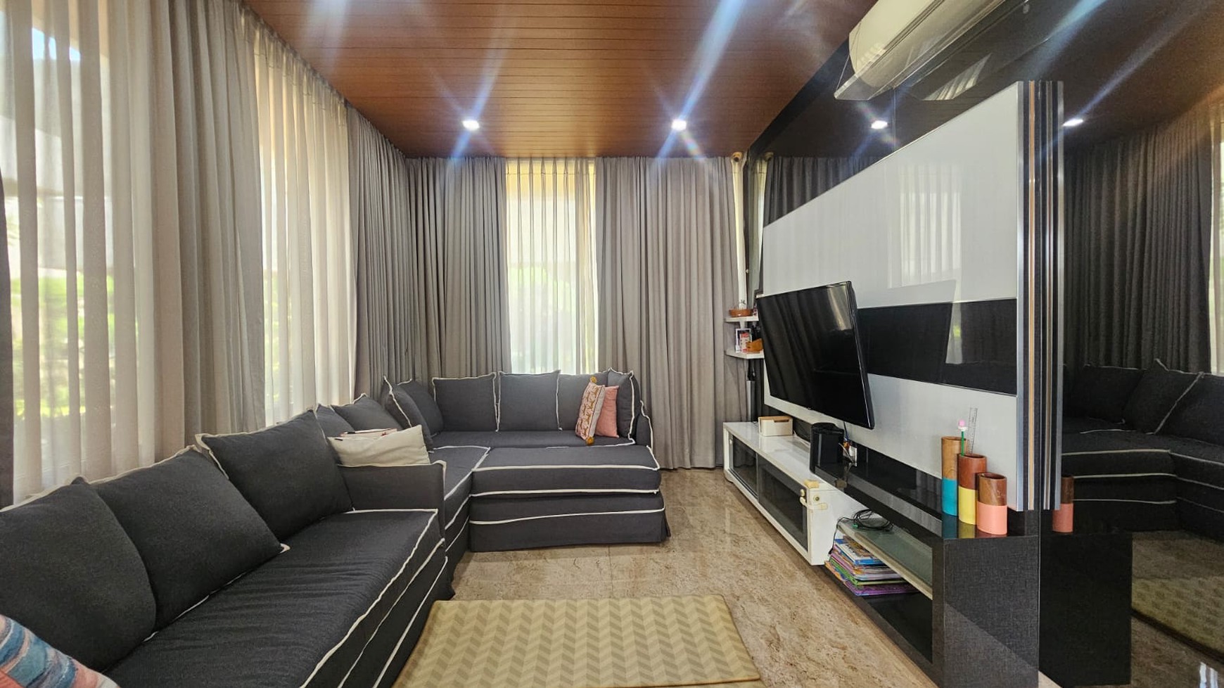 Ampera kemang rumah 3 lantai dekat tb simatupang fasum swimpool