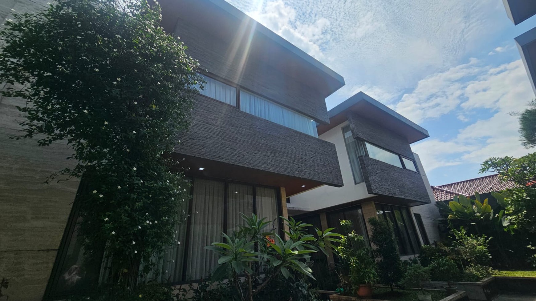 Ampera kemang rumah 3 lantai dekat tb simatupang fasum swimpool