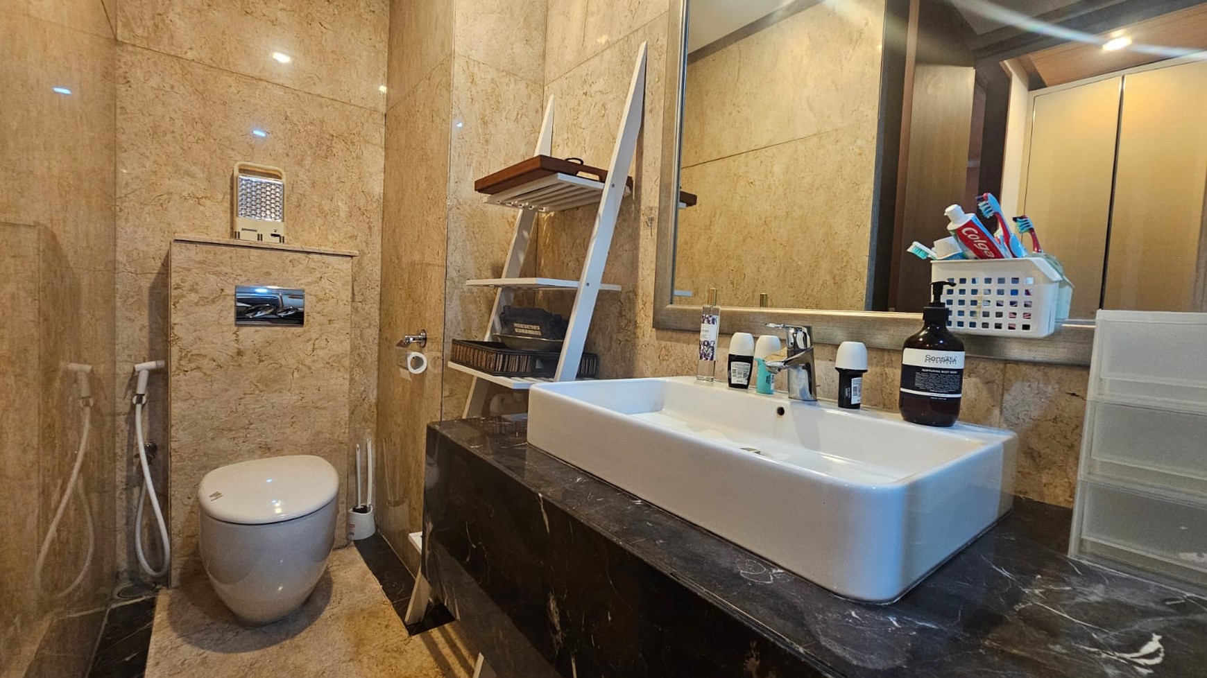 Ampera kemang rumah 3 lantai dekat tb simatupang fasum swimpool