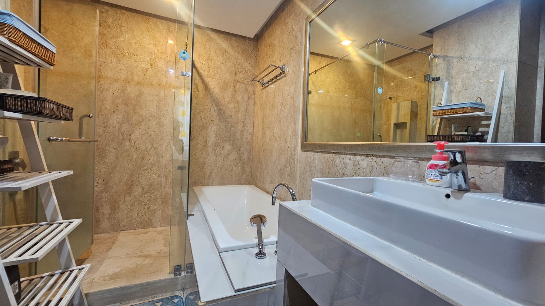 Ampera kemang rumah 3 lantai dekat tb simatupang fasum swimpool