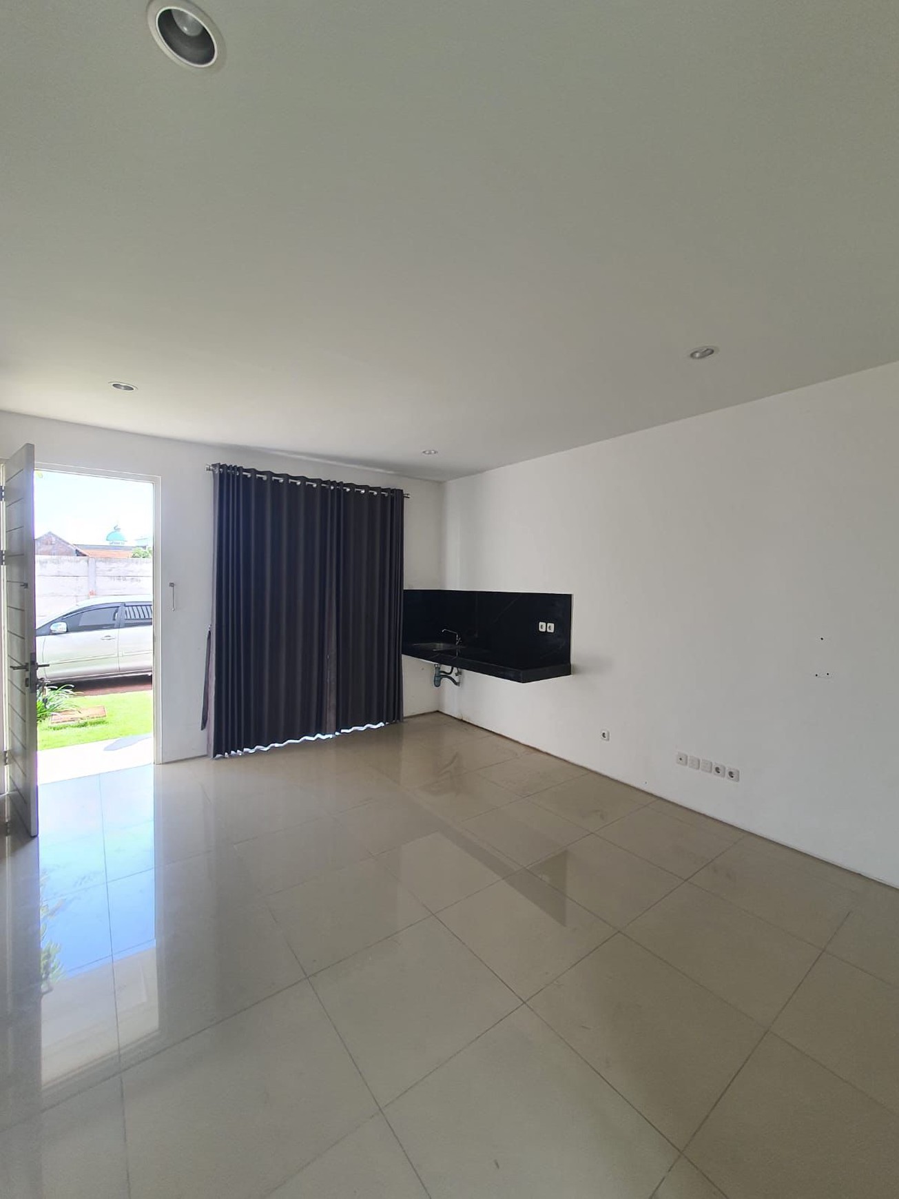Murah 1 Milyar-an Dijual Rumah Dian Istana Residence Oasia - wiyung Surabaya  - New Modern Spesial 3 Kamar Tidur  Dekat Graha Famili, Royal Residence, Pakuwon Mall