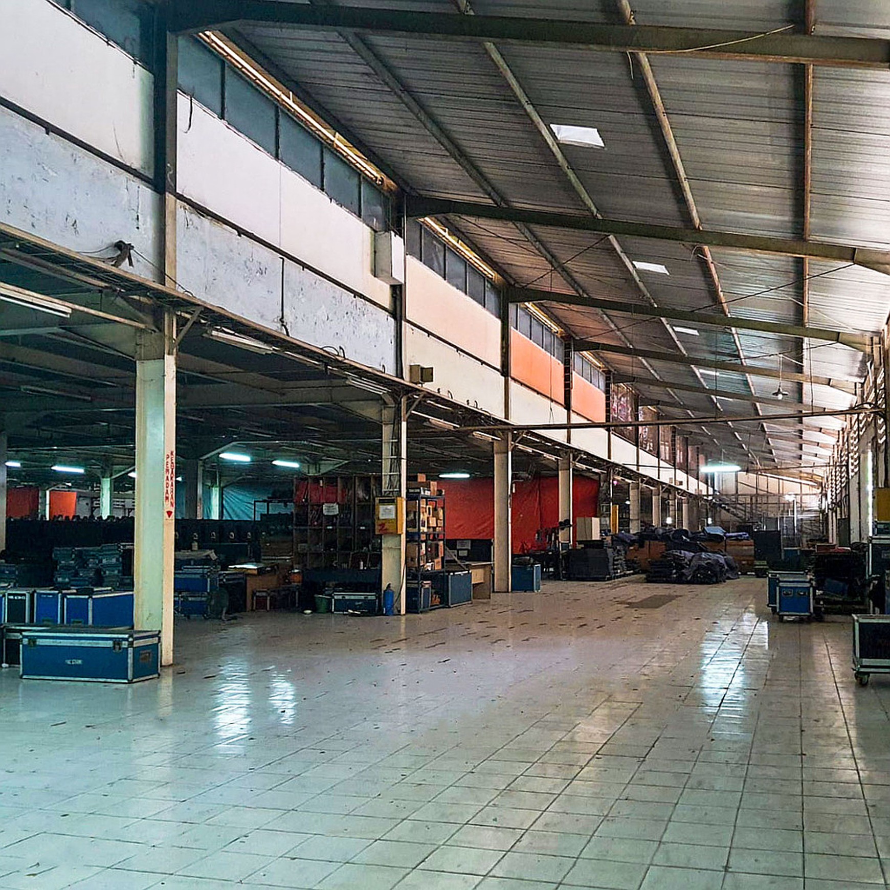 DIJUAL Gudang besar luas 1.4 H Murah di Kapuk Kamal raya