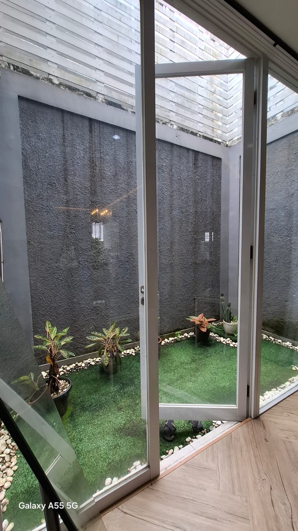 Rumah Bagus Di Discovery Eola Bintaro Jaya Sektor 9