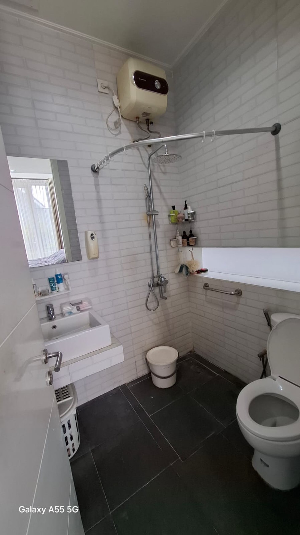 Rumah Bagus Di Discovery Eola Bintaro Jaya Sektor 9