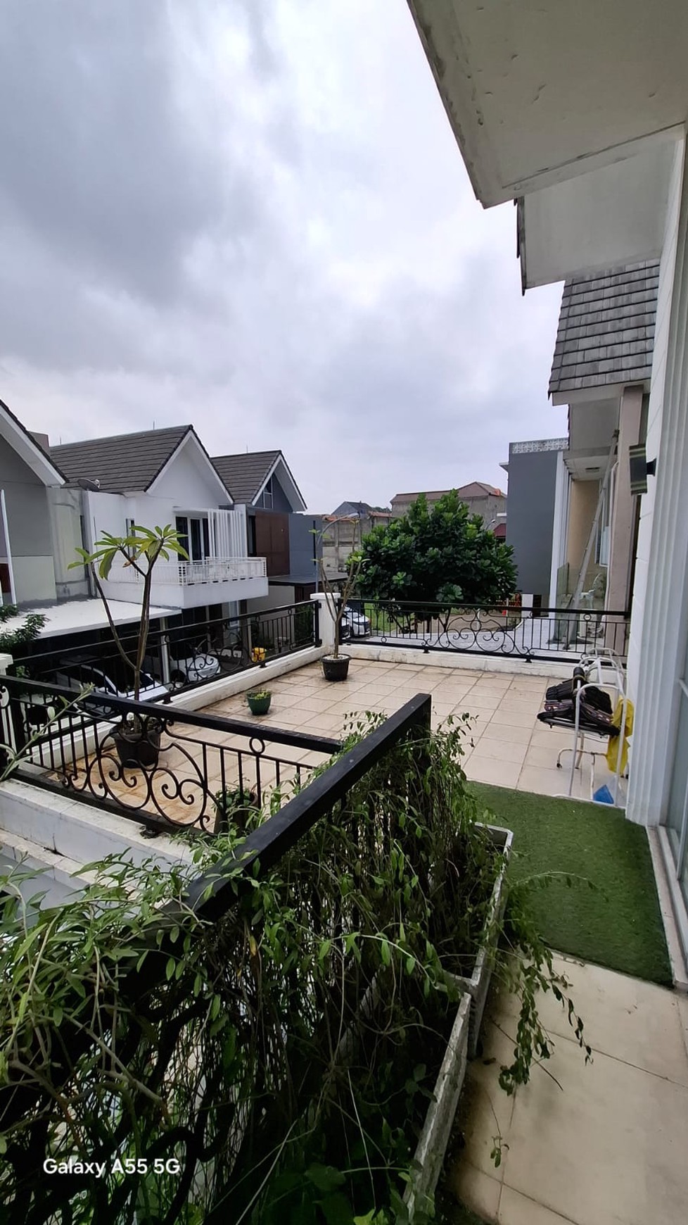 Rumah Bagus Di Discovery Eola Bintaro Jaya Sektor 9