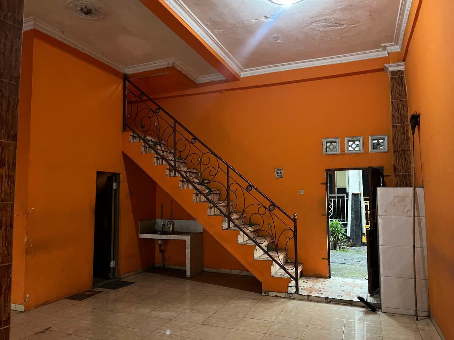 Disewakan Ruko 2 Lantai Lokasi Strategis di Jalan Magelang -Purworejo 