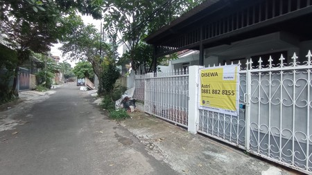 Di Sewa Rumah 2 Lantai Nyaman dan Asri di Sektor 2 Bintaro Jaya