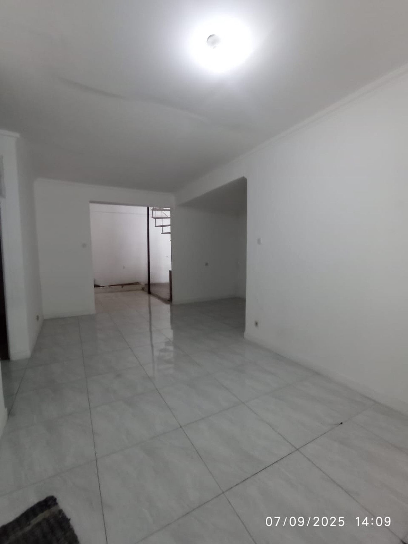 Di Sewa Rumah 2 Lantai Nyaman dan Asri di Sektor 2 Bintaro Jaya
