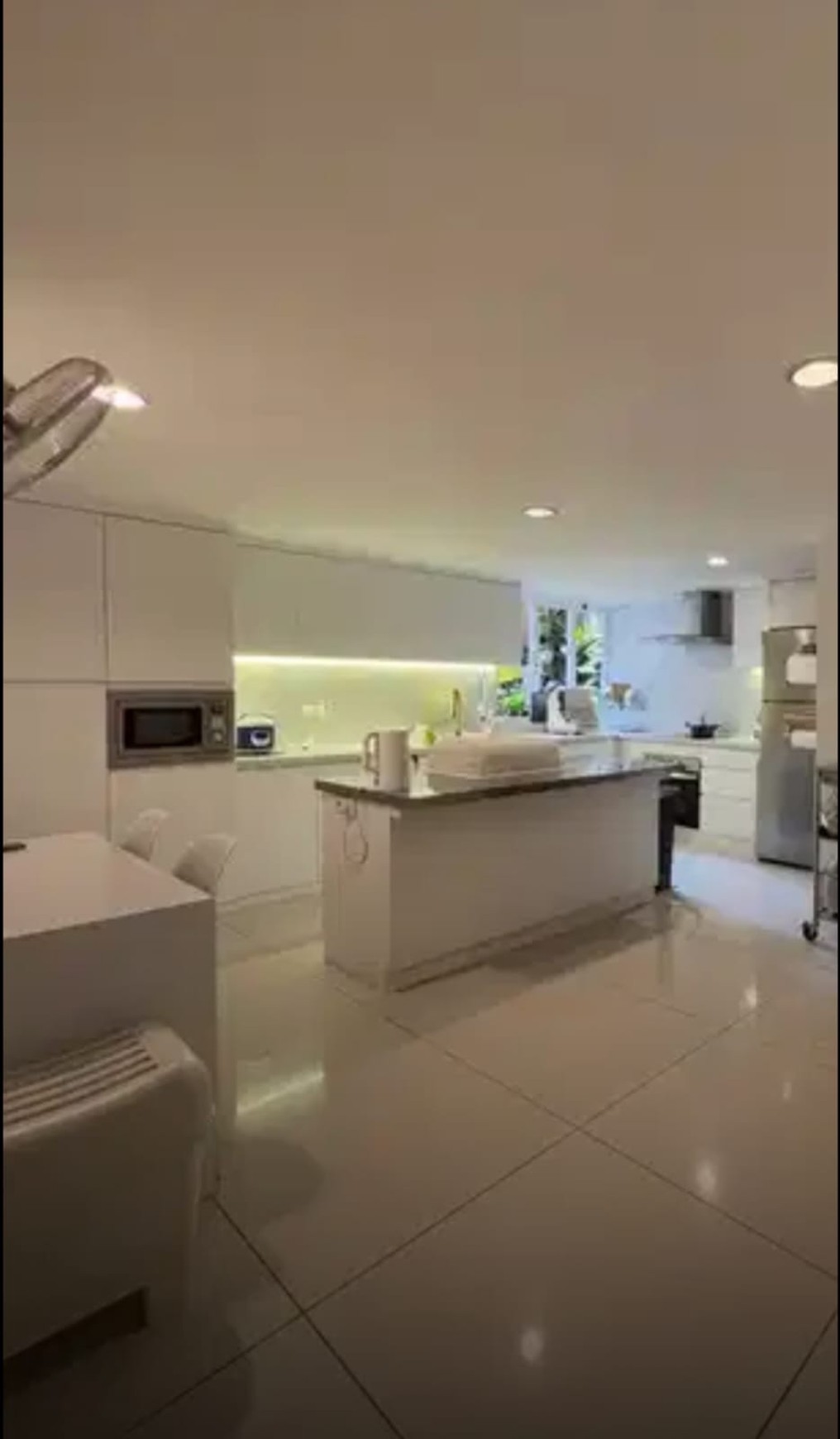 Rumah Mandiri 3 Lantai Costa Rica BSD city 