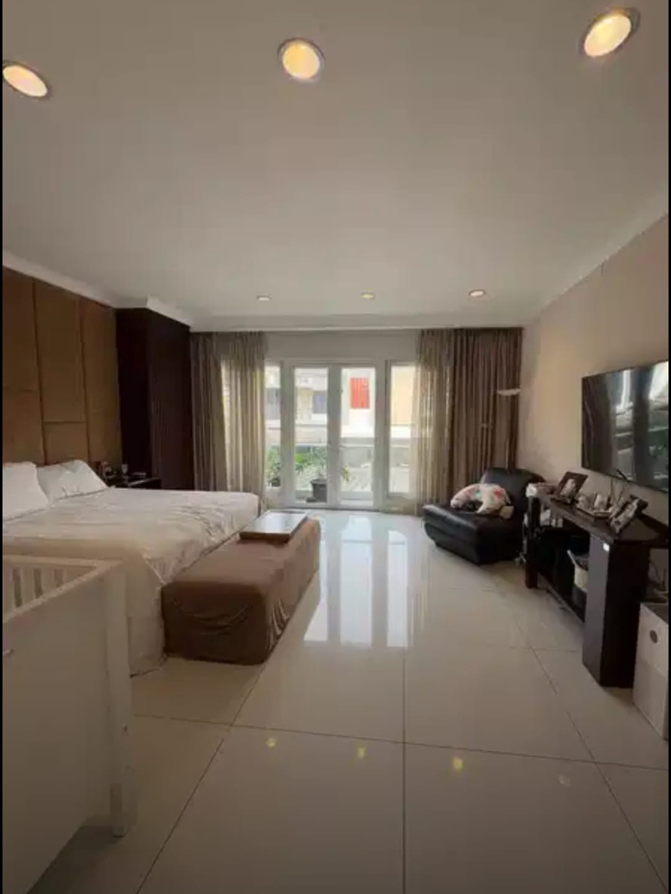 Rumah Mandiri 3 Lantai Costa Rica BSD city 