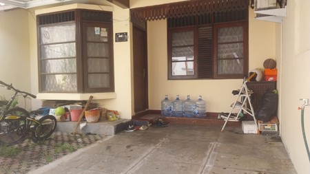 Rumah Siap Huni dengan KT 2+1 KM 2 Hunian Nyaman dan Asri di Bintaro  Sektor 2