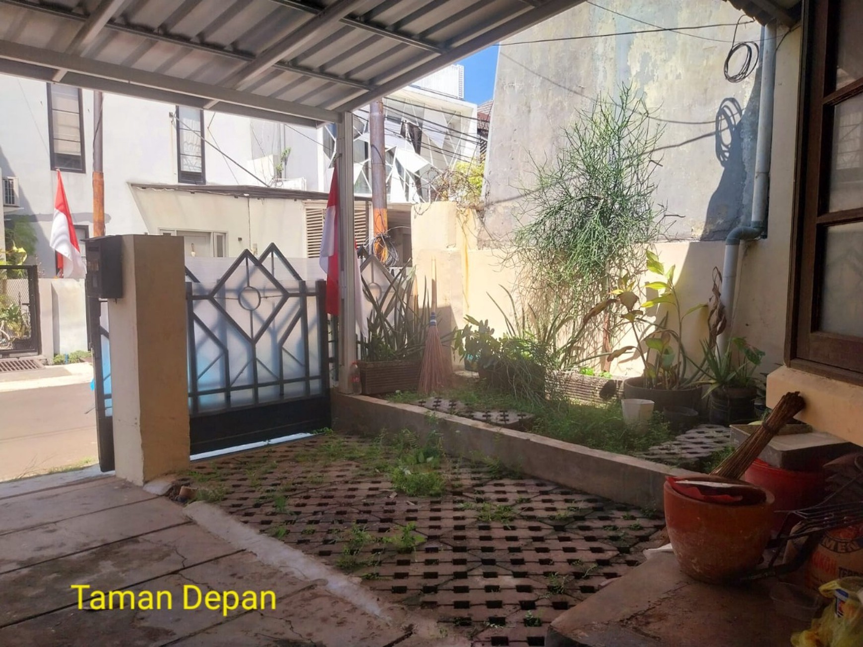Rumah Siap Huni dengan KT 2+1 KM 2 Hunian Nyaman dan Asri di Bintaro  Sektor 2