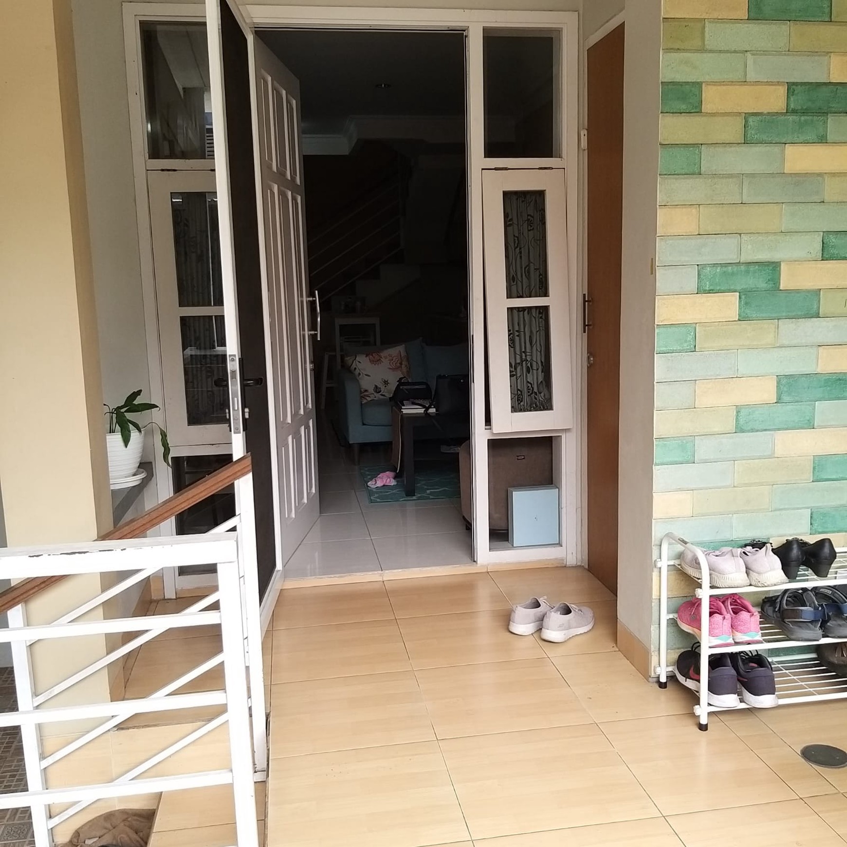 Rumah 2 lantai di Bintaro Jaya Siap Huni Surat SHM dengan KT 3+1 dan 2+1