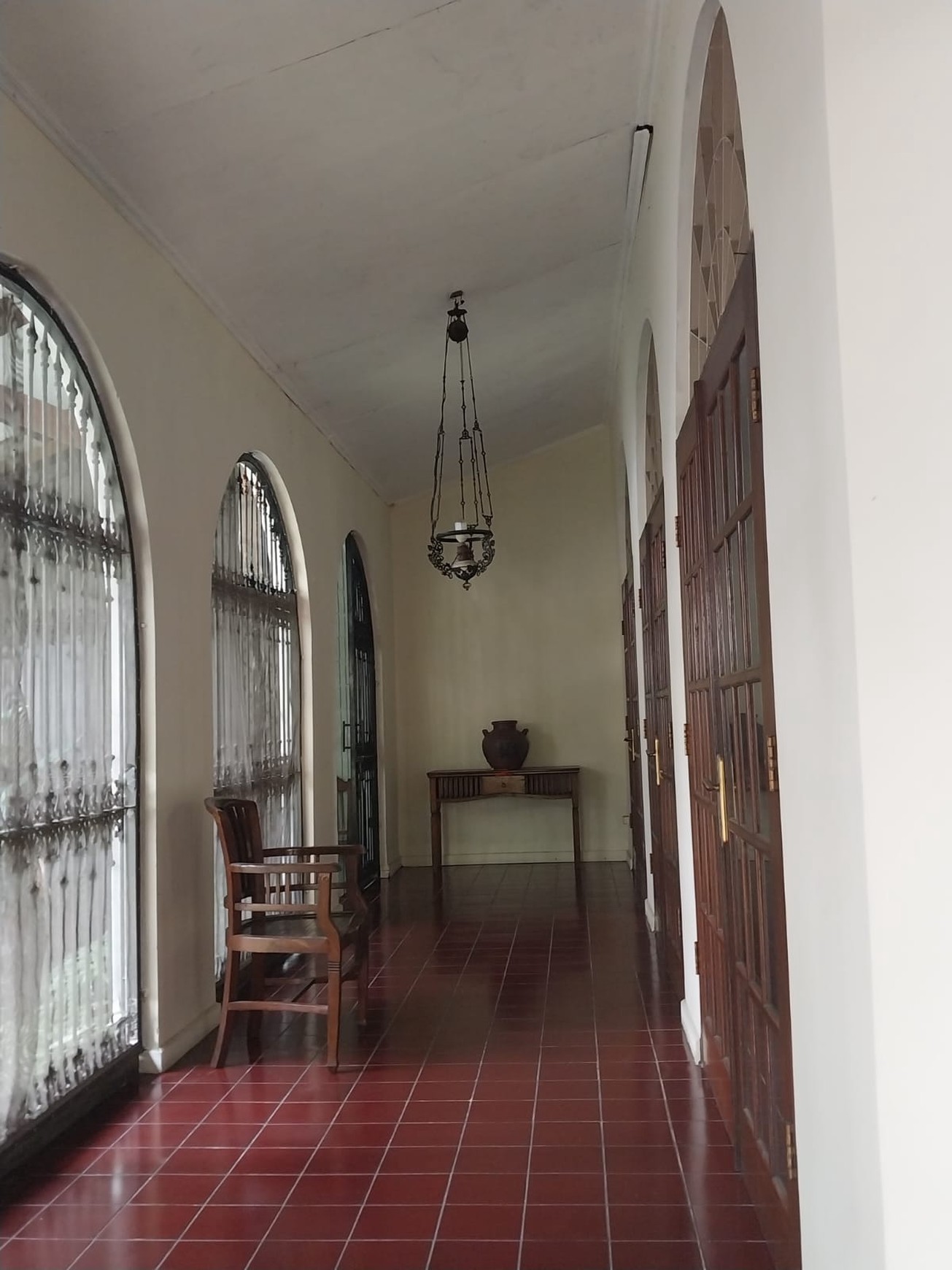 Dijual Rumah Unik Siap Huni di Cilandak Barat