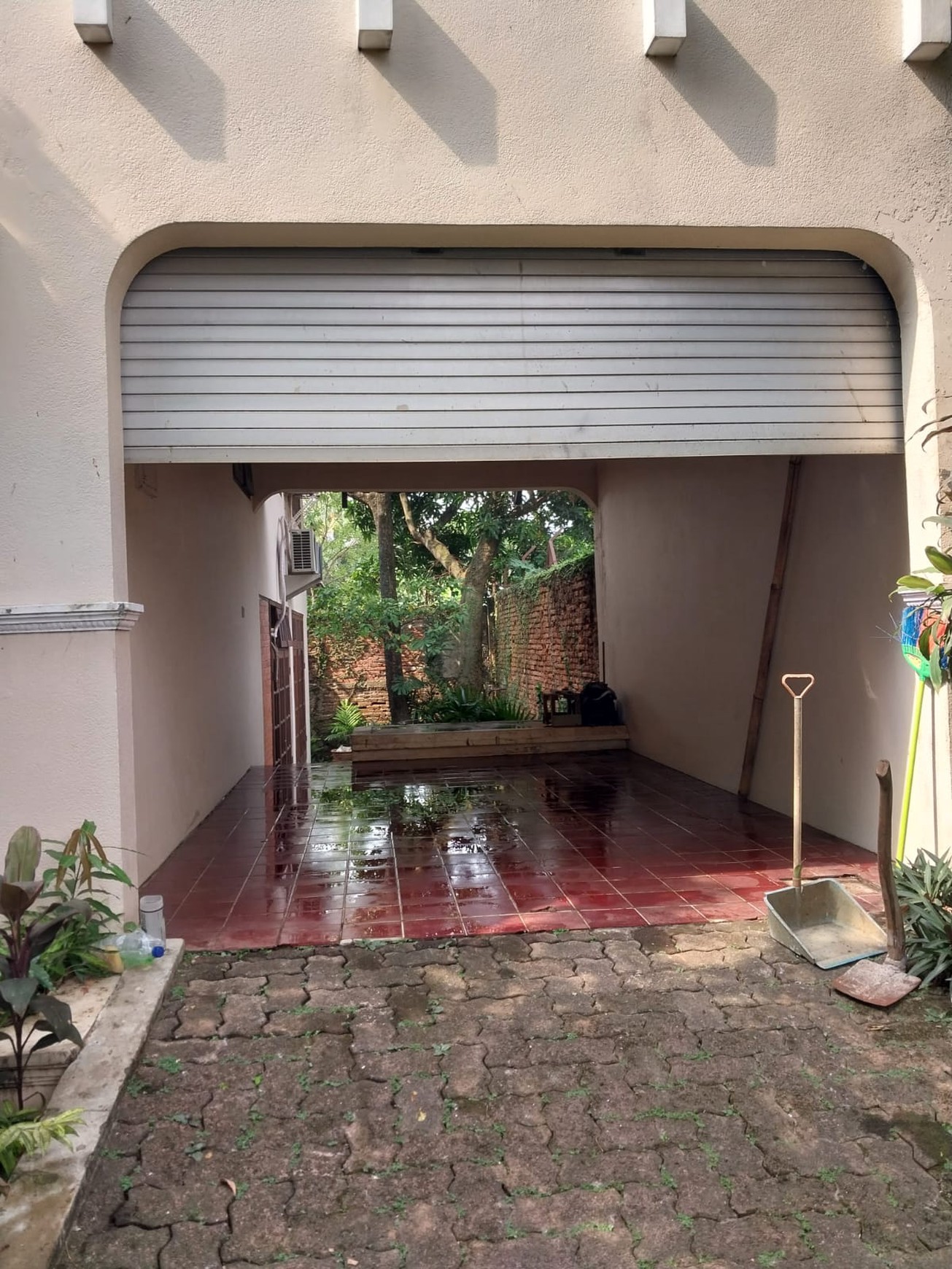 Dijual Rumah Unik Siap Huni di Cilandak Barat