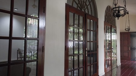 Dijual Rumah Unik Siap Huni di Cilandak Barat